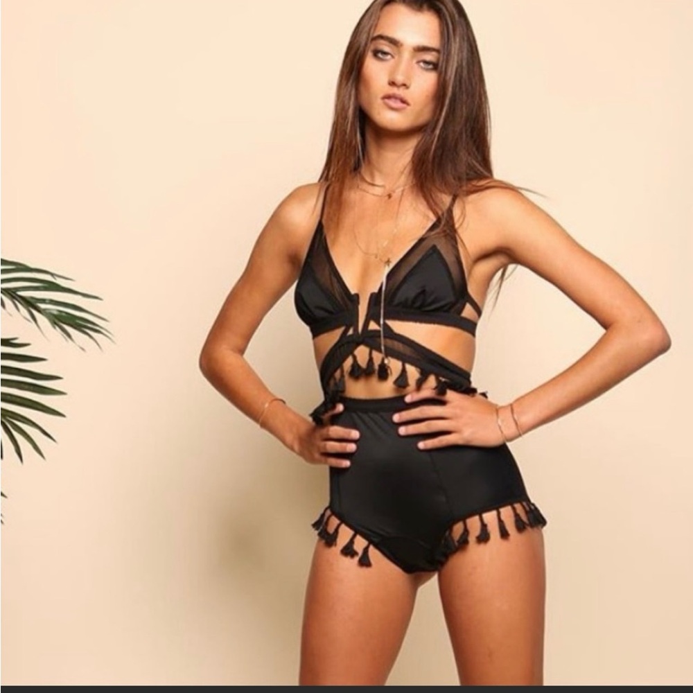 Eastnwest desert bikini set